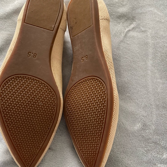 Adorable stretchy flats 8.5 neutral/beige - Picture 4 of 11
